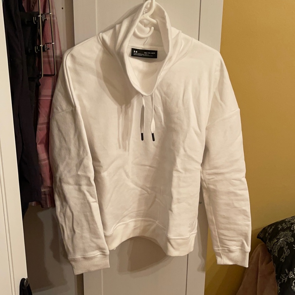 Under Armour sweatshirt